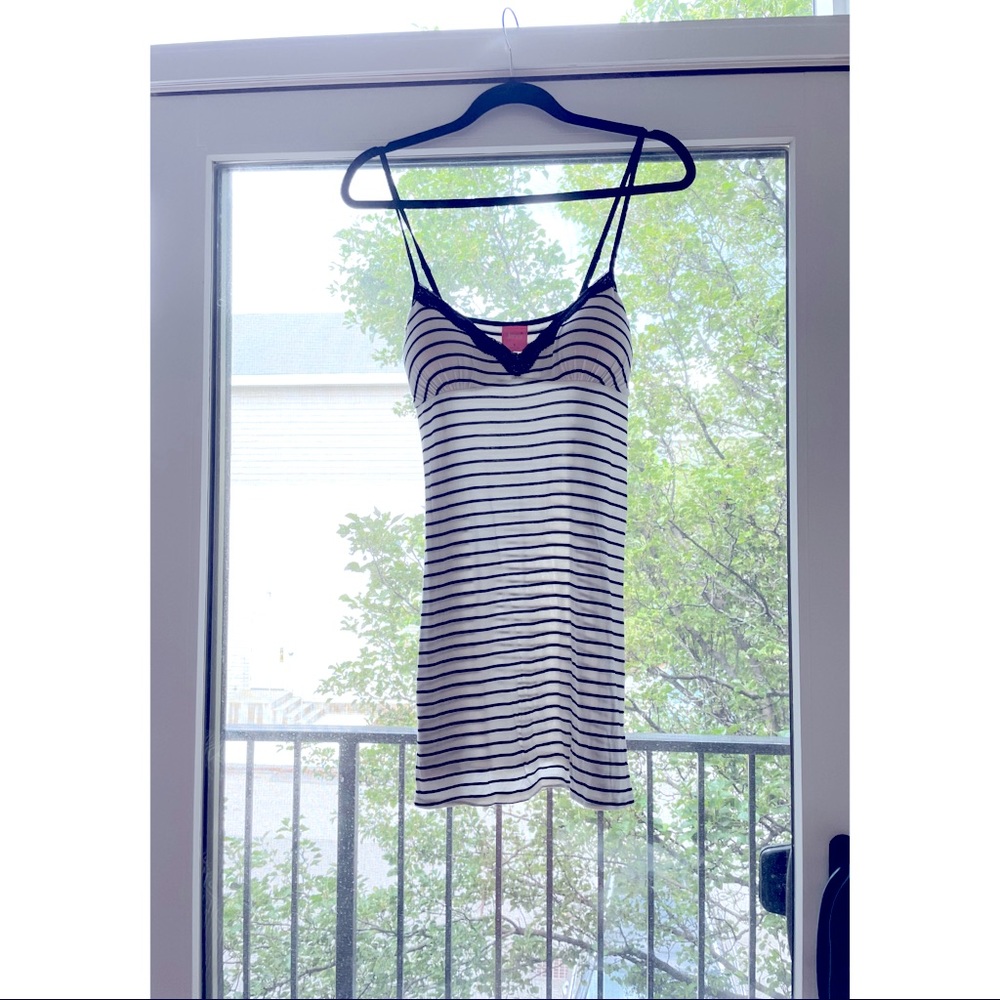 Jenni black and white striped nightgown with lace trim